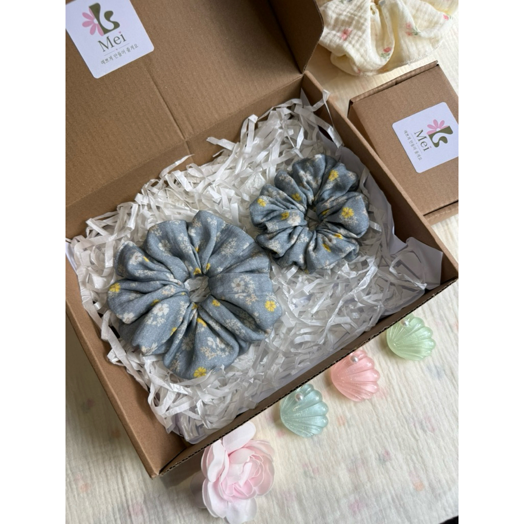 Scrunchies Set Cột Tóc Vải Xô Muslin xanh hoa nhí và màu xanh baby trơn xinh xắn dễ thương đáng yêu
