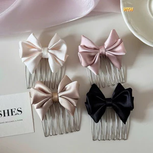 Xược cài tóc nơ lụa xược cài nơ lụa giúp cố định tóc gọn gàng mà vẫn giữ vẻ mềm mại, nhẹ nhàng