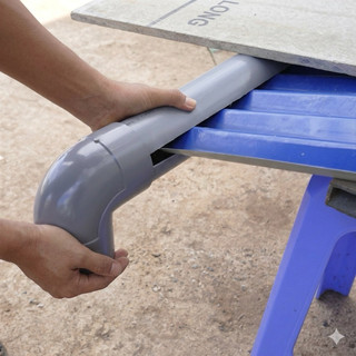 Máng hứng nước mưa bằng ống PVC dành cho mái tol