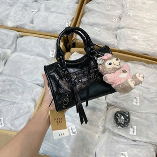 27136# Túi xách dáng ngang charm gấu