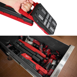 Đèn chiếu sáng công trường Milwaukee M18 ABL  thiết kế tay đòn tiện lợi, dễ dàng treo và lắp đặt