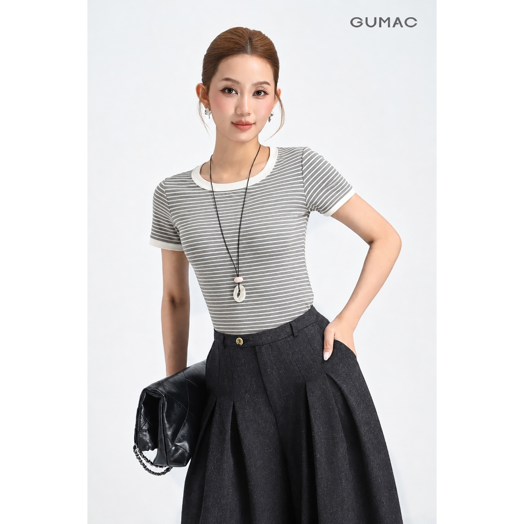 Áo Thun Cổ Vuông Nữ GUMAC Áo Phông Kẻ Sọc Ngang Dáng Ôm Chất Thun Gân Co Giãn LATG0407