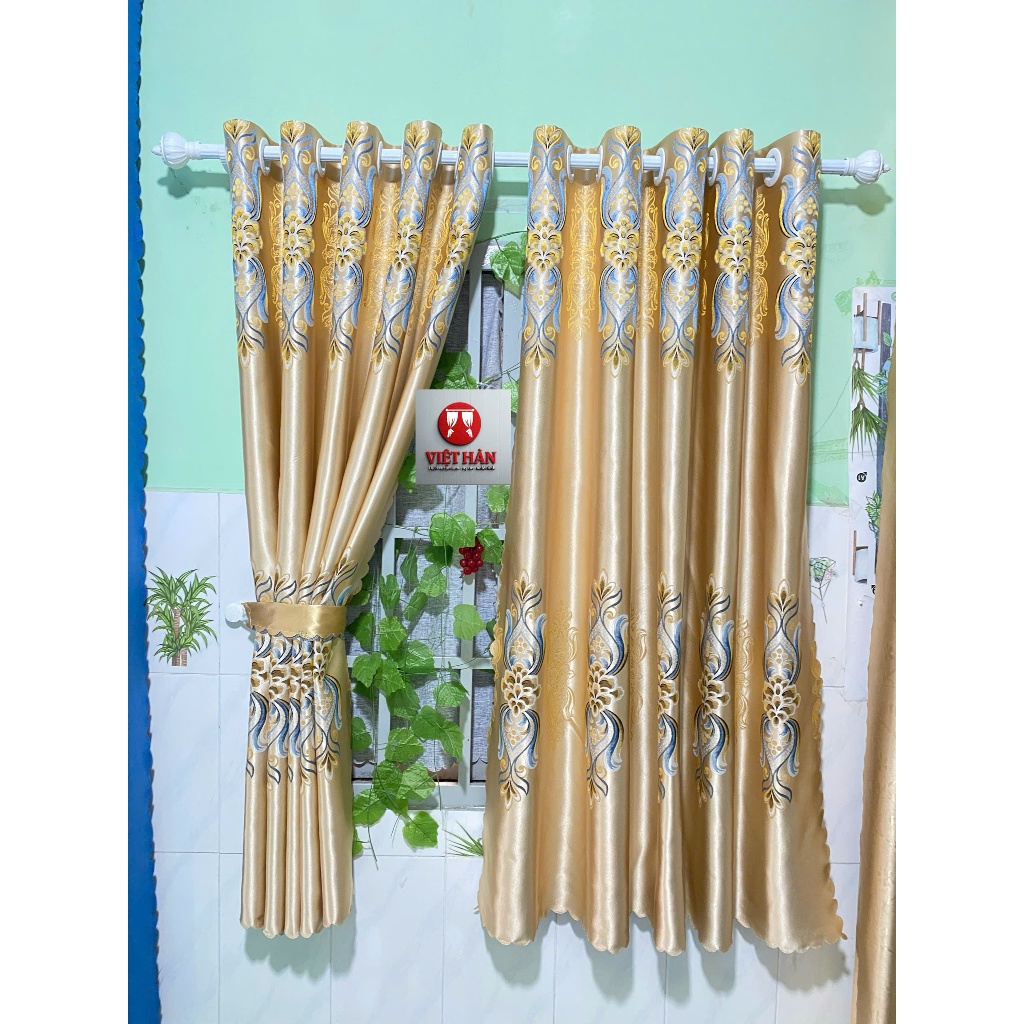 1 TẤM GẤM HOA 3D MÀU VÀNG HỌA TIẾT CỔ ĐIỂN CHƯA CÓ CÂY TREO - TREO 1 TẤM MUA 1 TẤM _TREO 2 TẤM MUA 2 TẤM RÈM CỬA VIỆT HÀ
