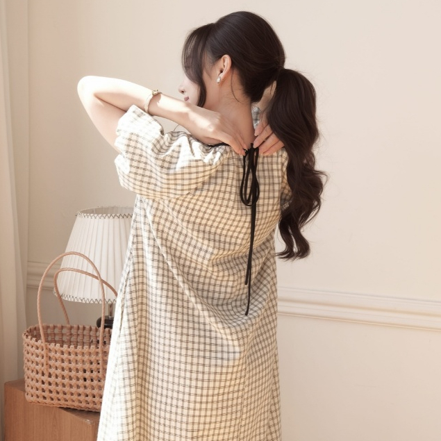 Váy Bầu DAMI DRESS L'amme - Chất Thô Kẻ Đen Trắng Mềm Mát, Dáng Suông Nhún Cổ V Che Dáng Tốt