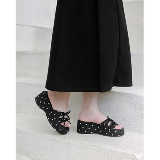Dép Xuồng Bánh Mì Chấm Bi Quai Nơ Xinh Cao 5cm – Sandal Nữ Hot Trend Hè 2026, Êm Chân, Tôn Dáng, Đi Chơi Siêu Cute D4813