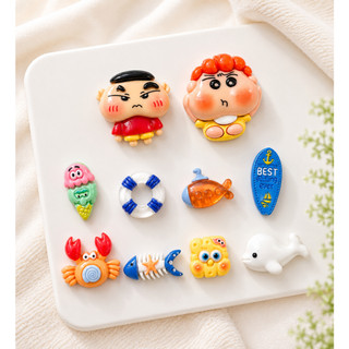 [ĐỘC QUYỀN]  Set Charm Shin Mặt To Má Bự Đi Nghỉ Hè- Biên Cua Đỏ Cá Heo SpongeBob Phao Cứu Sinh Đại Dương Resin