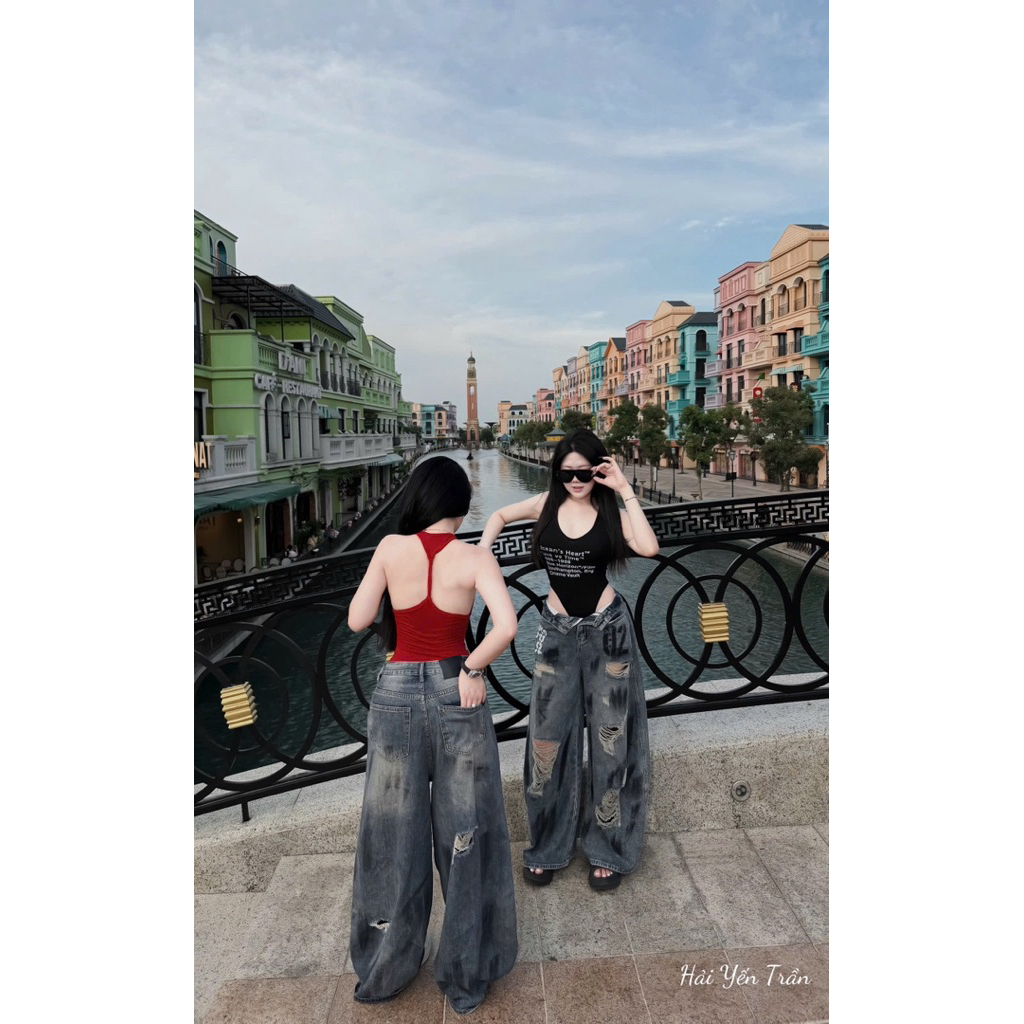 Áo bodysuit hai dây chữ phối đồ siu chất tôn dáng