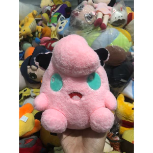 Gấu 2hand thú nhồi bông Pokemon Jigglypuff màu hồng với đôi mắt to màu xanh ngọc.