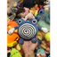 Gấu 2hand gấu bông Pokémon Poliwhirl, đặc trưng với họa tiết xoắn ốc lớn nổi bật trên bụng và đôi tay đeo găng trắng.