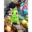 Gấu 2hand thú nhồi bông Chikorita từ bộ sưu tập Pokémon, nổi bật với màu xanh lá cây rực rỡ và chiếc lá trên đầu.