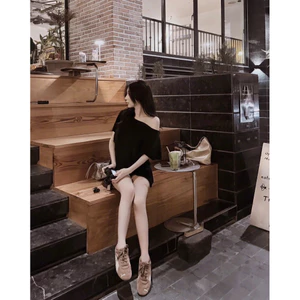 𝑪𝒉𝒐𝒄𝒐•Áo Thun Lệch Vai Form Rộng