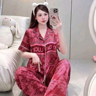 Bộ Đồ Pijama Latin (Lụa Mịn) Cao Cấp Có Hai Size  45-60 kg và 60-75 kg Màu Đỏ  Họa Tiết Rừng LucKy Tay Dài Quần Dài