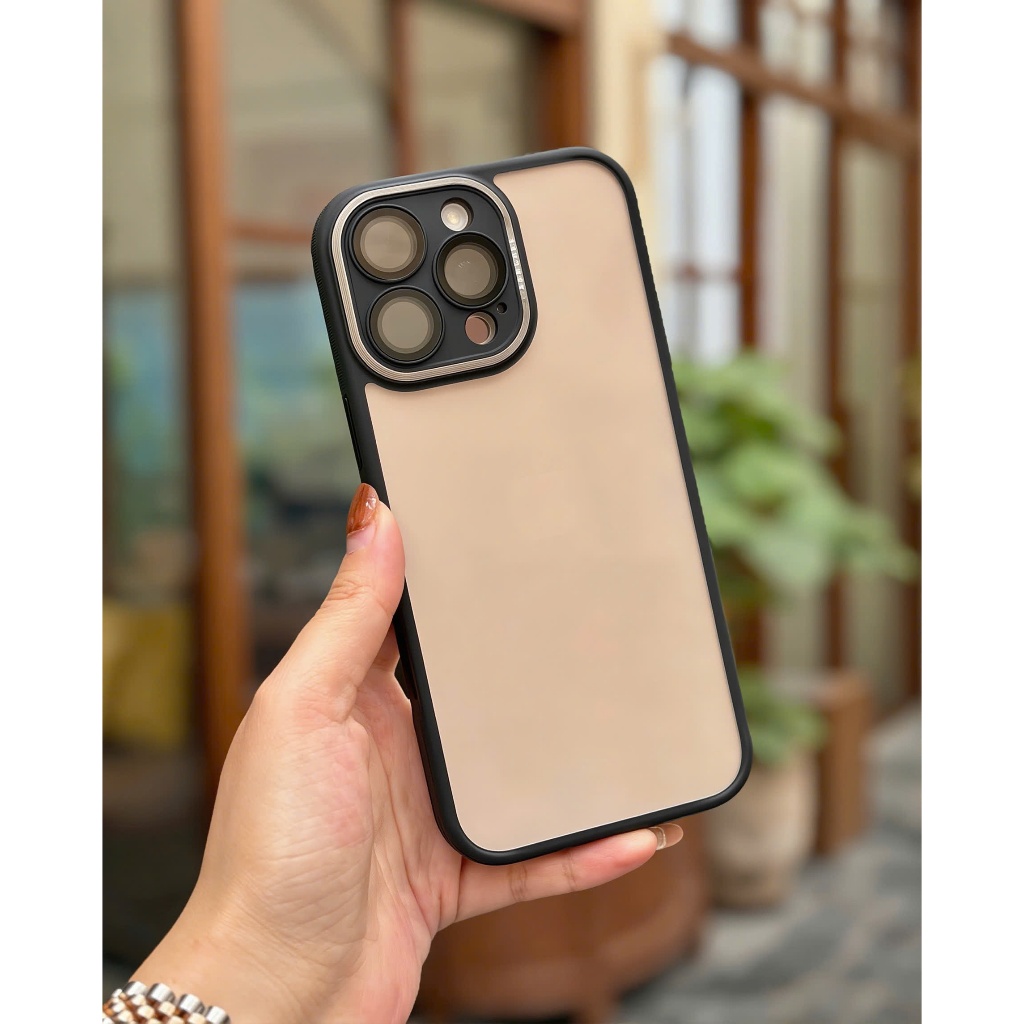 Ốp X&M Skin Touch lưng cứng trong suốt viền silicon dẻo chống sốc bảo vệ camera dành cho iphone 17/16/15/14/pro/max