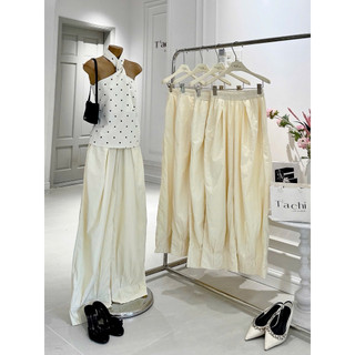 SEP House - Set áo chấm bi cổ yếm xoắn cột nơ lưng cách điệu phối quần kem dài lưng chun cá tính, trendy - Ảnh thật