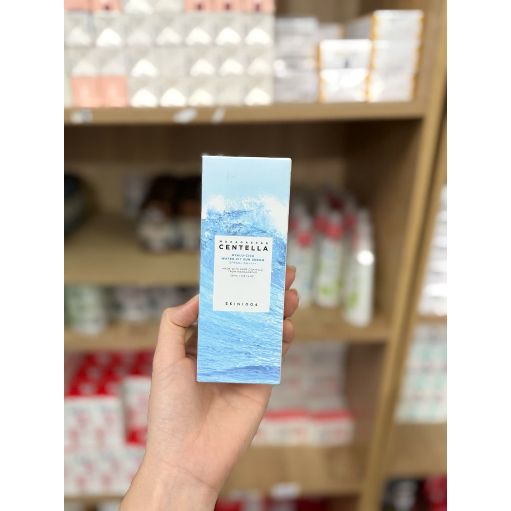 Kem Chống Nắng Dưỡng Ẩm SKIN1004 Madagascar Centella Hyalu-cica Water-fit Sun Serum SPF50+ PA++++ 50ml
