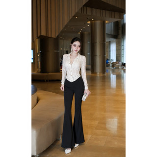 set áo sơ mi hoa ren nổi mix quần ống loe lưng cao siêu hách dáng