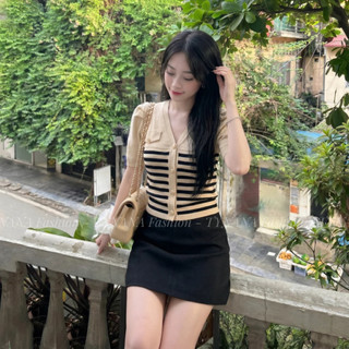 Áo Kiểu Nữ Dệt Kim Kẻ Sọc Thanh Lịch – Áo Cổ Tim Đính Cúc Đồng – P&T fashion – 249