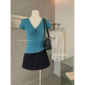 𝑺𝒔𝒖.𝑺𝒕𝒖𝒅𝒊𝒐 ÁO THUN THẮT NƠ VIỀN MIX NƠ CỔ V XANH HÀNG QCL1