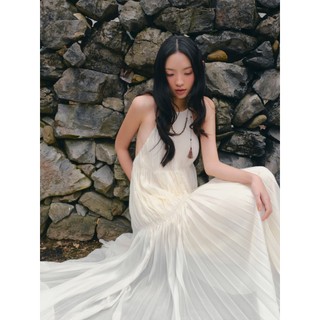 Váy maxi OLV cổ yếm hở lưng Cream Chiffon Halter Neck Tiered Maxi Dress phù hợp đi chơi đi biển