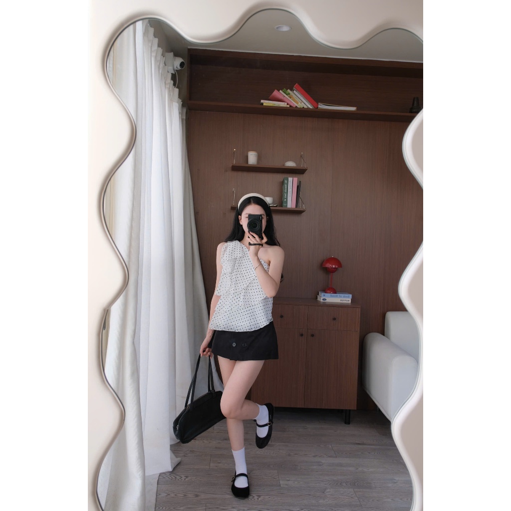 Diana Top (TSW) Áo chấm bi lệch vai xếp tầng Nữ the.sweaterweather