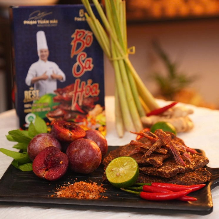 Bò Sa Hỏa Sấy Dẻo Chef Hải | 01 Hộp Gồm 4 Gói 50G | 100% Thịt Bò Tươi Tuyển Chọn, Vị Sả Ớt Thơm Cay, Mềm Dai Đậm Vị