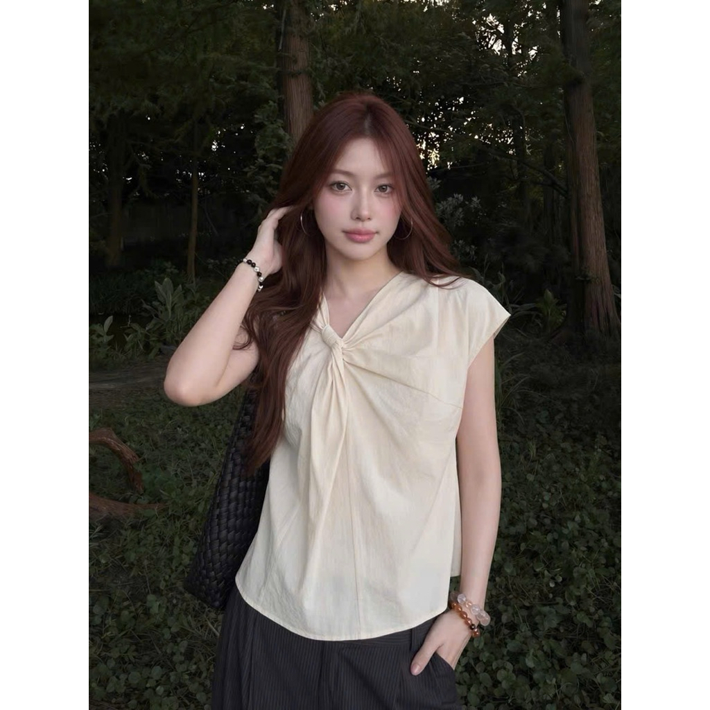 Áo xoắn cổ V tay hến Onni st