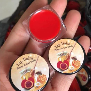 Son dưỡng môi Gấc và Sáp ong dưỡng mềm môi, kích màu môi sau phun xăm