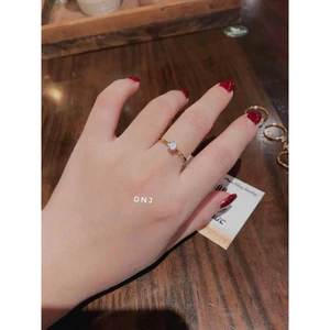 nhẫn lvoi may mắn có gắn đá