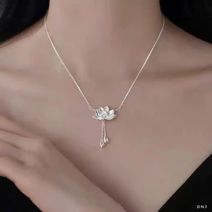 dây chuyền gắn liền mặt liên hoa bình an, may mắn