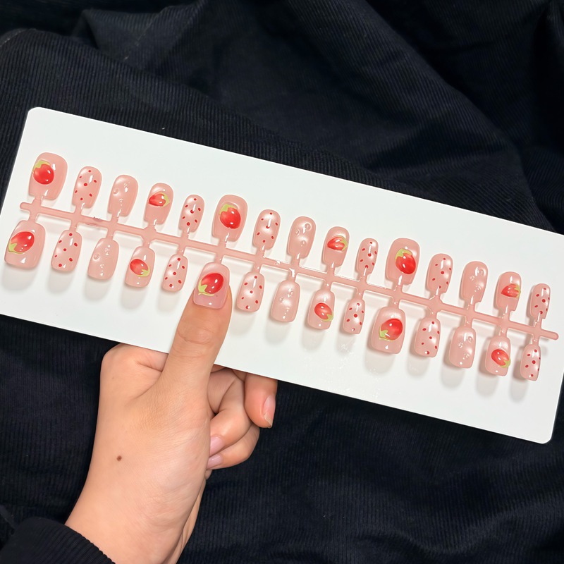 Móng tay giả, nail box 24 móng, móng giả form ngắn đính charm dâu nổi