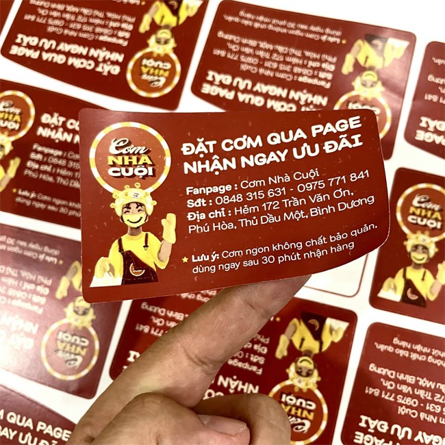 In theo yêu cầu  Tem nhãn decal, 𝟏 tờ A3 (32 x42cm) tem nhãn dán in logo , nhận in từ 5 tờ
