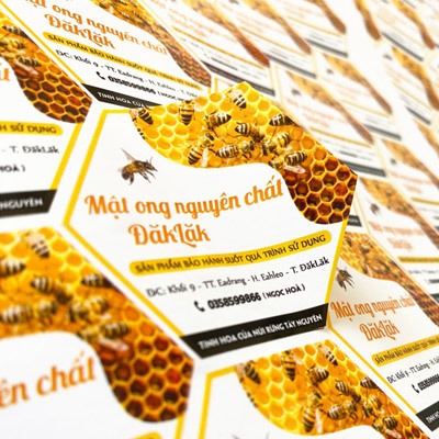 In theo yêu cầu  Tem nhãn decal, 𝟏 tờ A3 (32 x42cm) tem nhãn dán in logo , nhận in từ 5 tờ