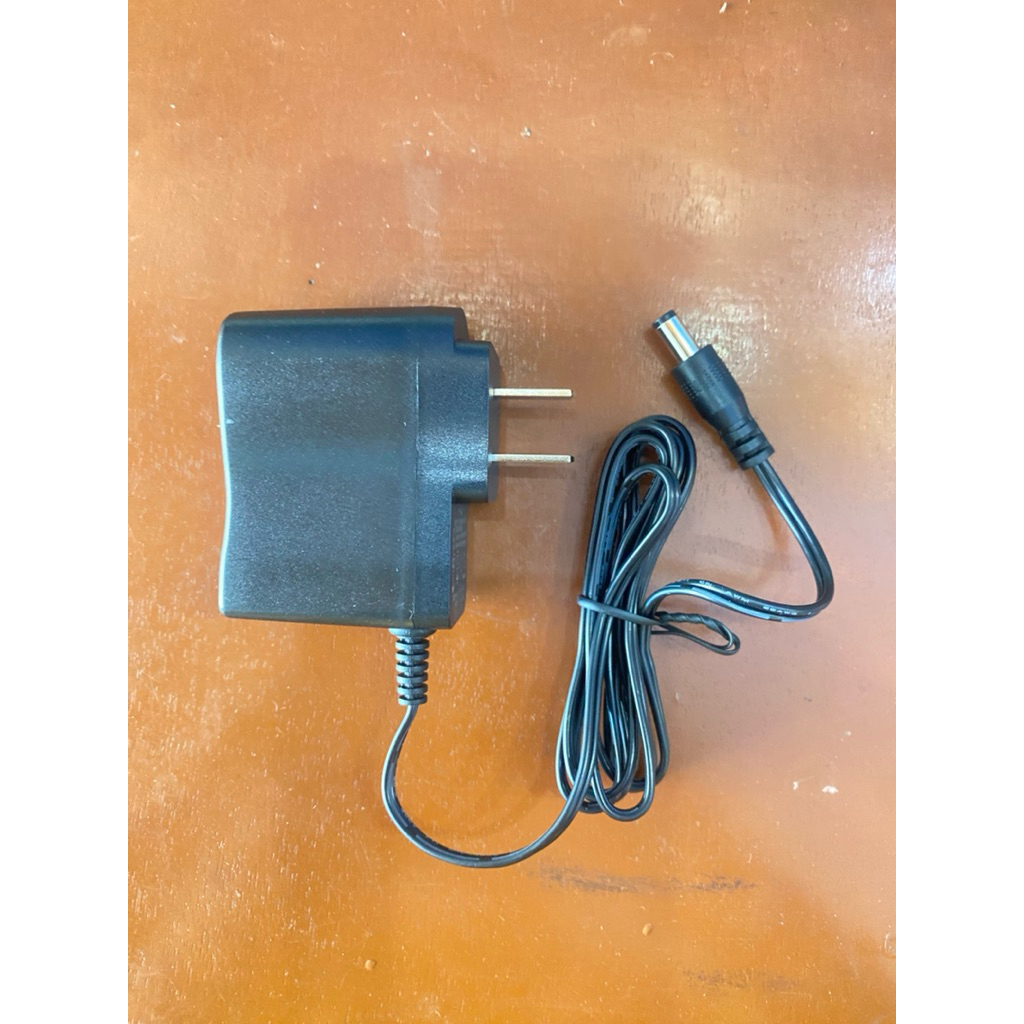 Sạc pin máy cân bằng laser LAISAI 2 tia 5 tia 12 tia chính hãng