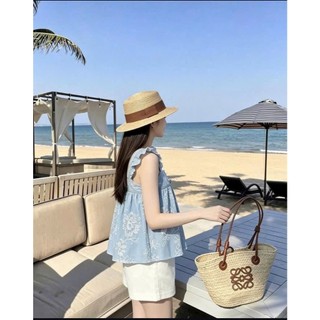 Set bộ thời trang nữ dễ thương chất áo tơ thêu hoa tay ngắn cổ vuông phối quần short kaki ống rộng