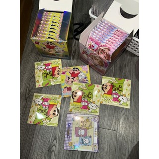 SẴN/new Shin cậu bé bút chì / Gói Huy hiệu và thẻ trong nhân phẩm blindbox fullbox 12 gói anime cu Shin siêu quậy