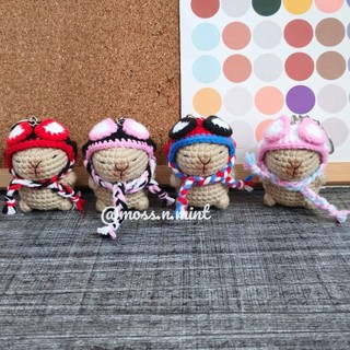 - SẴN - Móc khoá len handmade Chuột lang Capypara đội mũ Spiderman nhiều màu size trung