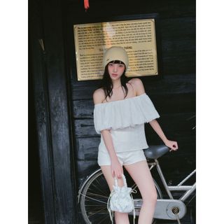 Áo OLV kiểu nữ trễ vai họa tiết hoa mùa hè Hansel nhiều màu trẻ trung hợp diện đi chơi đi cà phê