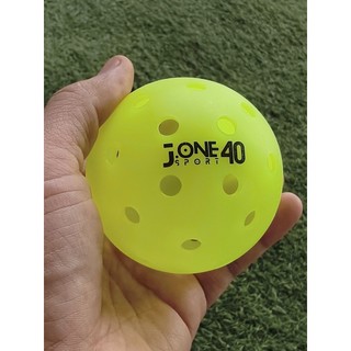 Bóng Pickleball chính hãng J.One 40 lổ, Cứng dẻo, siêu bền