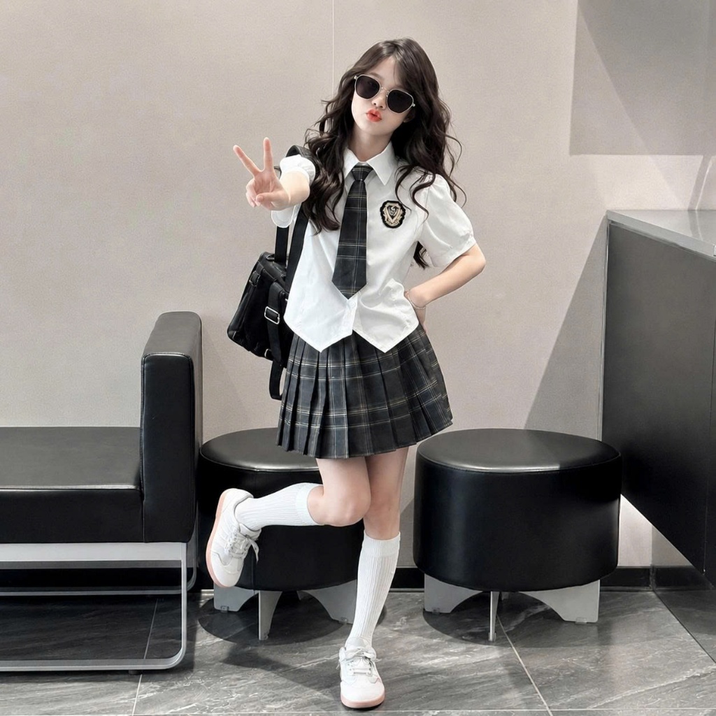 Set đồ bộ học sinh bé gái áo sơ mi trắng tay ngắn kèm cà vạt phối chân váy xếp ly kẻ ô S13