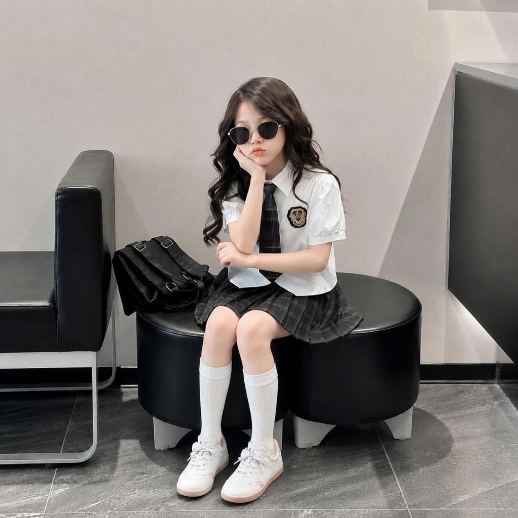 Set đồ bộ học sinh bé gái áo sơ mi trắng tay ngắn kèm cà vạt phối chân váy xếp ly kẻ ô S13