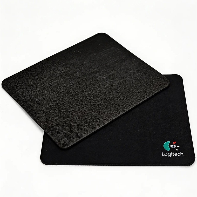 Lót Chuột Logitech 18x22cm – Size Nhỏ Gọn, Giá Rẻ, Di Chuột Mượt, Phù Hợp Văn Phòng & Gaming