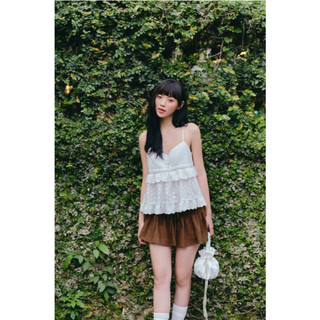 Áo OLV nữ tính tiểu thư White Lace Tiered Cami Top phù hợp đi chơi đi dạo