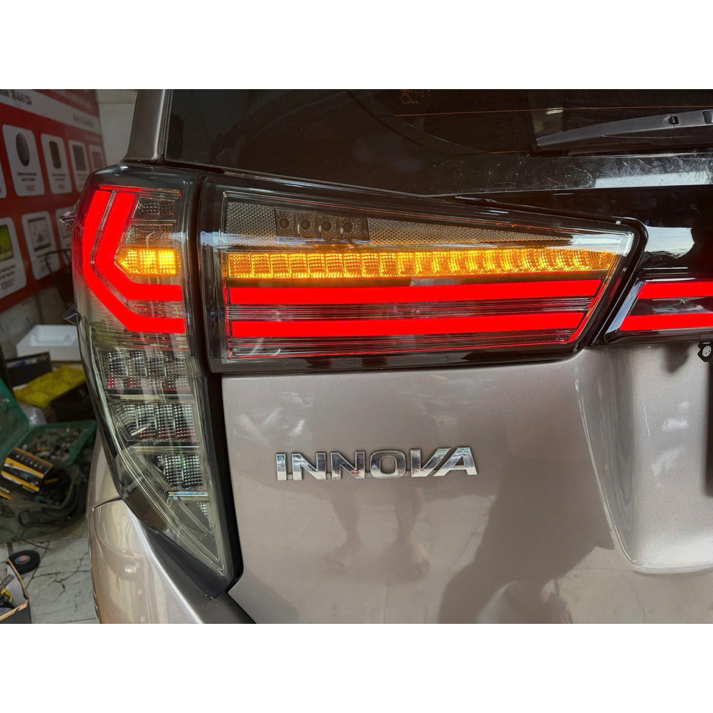 Đèn hậu Innova 2017-2022 Mẫu LUXES , CẮM ZẮC 100% KHÔNG CHÍCH DÂY