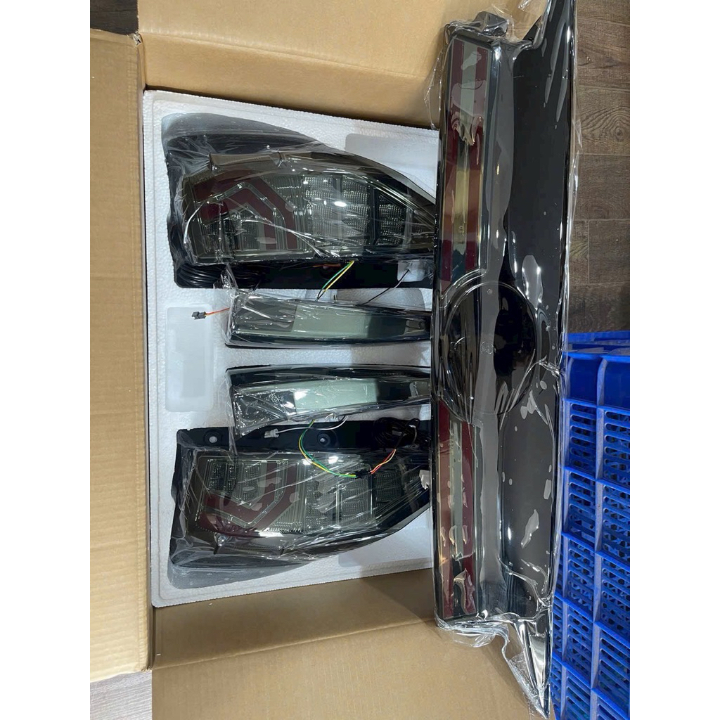 Đèn hậu Innova 2017-2022 Mẫu LUXES , CẮM ZẮC 100% KHÔNG CHÍCH DÂY