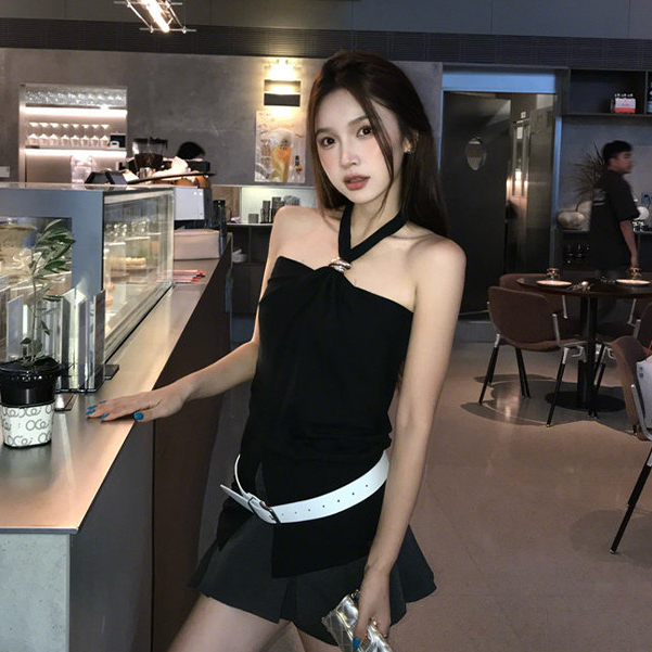 【dynamar】Áo crop top hở lưng, dây đeo và khóa kim loại dành cho nữ. Áo crop top dây quai mảnh, hở lưng mùa hè