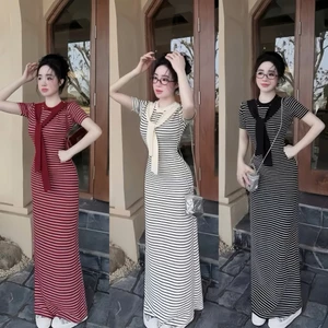 Đầm sọc tay ngắn dáng dài phối khăn , chất thun tăm thời trang