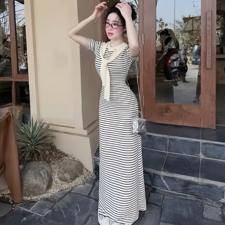 Đầm sọc tay ngắn dáng dài phối khăn , chất thun tăm thời trang