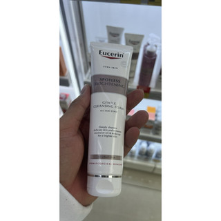 Eucerin Spotless Brightening Gentle Cleansing Foam 150ml Sữa Rửa Mặt Làm Sạch Dịu Nhẹ Hỗ Trợ Sáng Da