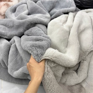 THẢM LÔNG MÀU XÁM TRO MỊN LÔNG NGẮN - THẢM LÔNG LÓT TỦ ĐIỆN THOẠI