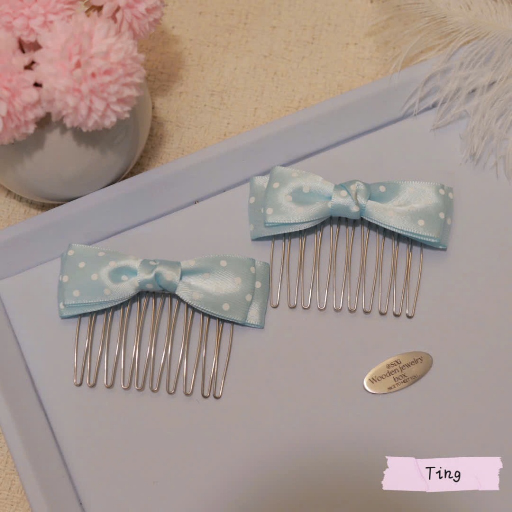 Lược Cài Tóc Kim Loại Đính Nơ Satin Chấm Bi - Xước Tóc Mái Màu Pastel Ngọt Ngào Phong Cách Tiểu Thư Hàn Quốc